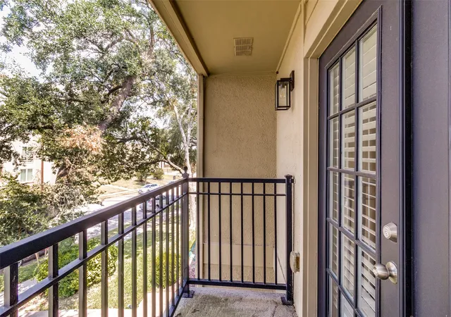 Photo 3 of Townhouse for sale at 9480 Timberleaf Dr, Dallas, TX 75243 | MLS# 21346202 | Listing updated on 2026-09-17