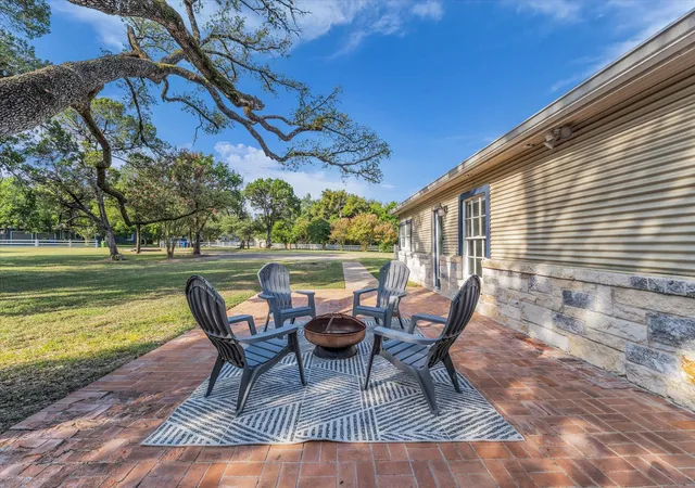 Photo 2 of Single family home for sale at 5625 Oakview St, Waco, TX 76710 | MLS# 21346818 | Listing updated on 2026-09-17