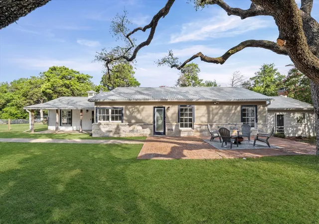 Photo 3 of Single family home for sale at 5625 Oakview St, Waco, TX 76710 | MLS# 21346818 | Listing updated on 2026-09-17