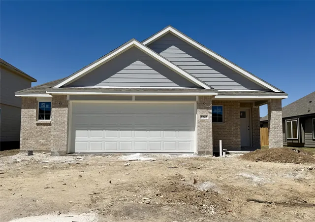 Photo 2 of Single family home for sale at 3245 Kelso Dr, Fort Worth, TX 76140 | MLS# 21345902 | Listing updated on 2026-08-25