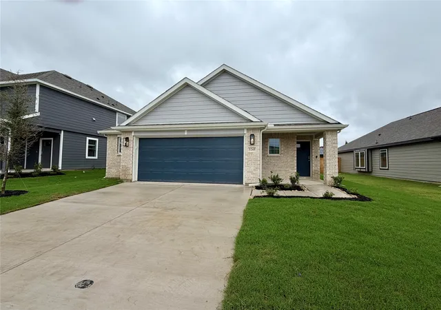 Photo 3 of Single family home for sale at 3245 Kelso Dr, Fort Worth, TX 76140 | MLS# 21345902 | Listing updated on 2026-10-07