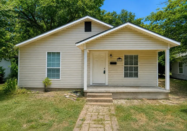 1st image of 2321 Alexander Ave, Waco, TX 76708 | MLS# 21347352