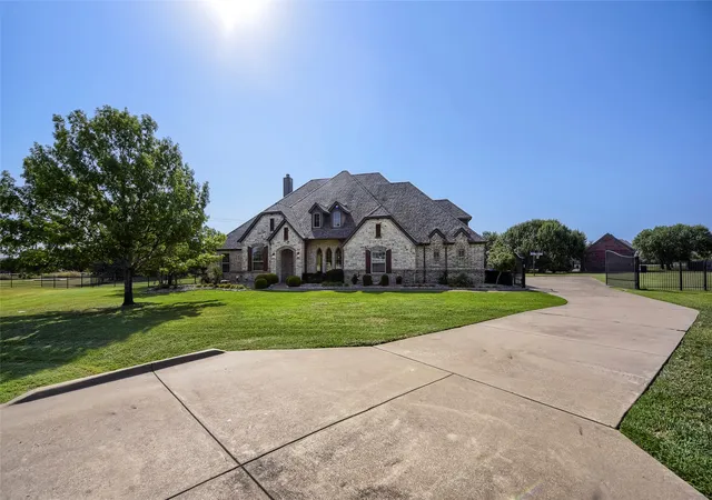 Photo 2 of Single family home for sale at 1501 Willow Tree Dr, Haslet, TX 76052 | MLS# 21345613 | Listing updated on 2026-09-29