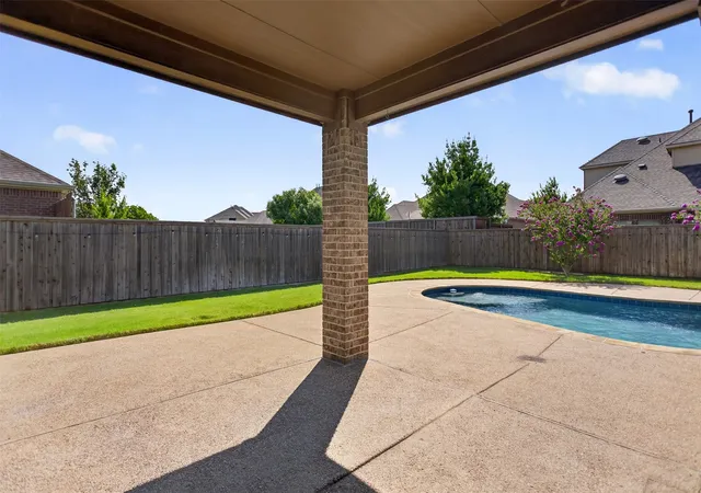 Photo 3 of Single family home for sale at 813 Wren Ct, Forney, TX 75126 | MLS# 21346122 | Listing updated on 2026-09-25