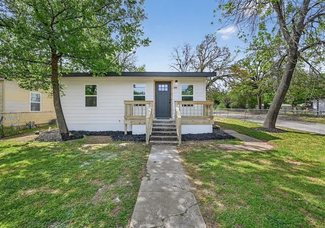 Photo 1 of Single family home for sale at 3500 Baylor St, Fort Worth, TX 76119 | MLS# 21346974 | Listing updated on 2026-08-25