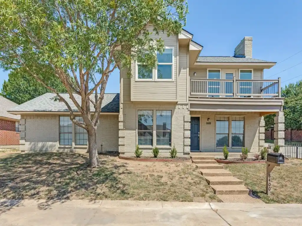 Single family home for sale at 8400 Golf Club Cir, Fort Worth, TX 76179 | MLS# 21258311