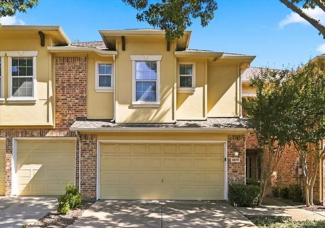 Photo 2 of Townhouse for sale at 9878 Wake Bridge Dr, Frisco, TX 75035 | MLS# 21346050 | Listing updated on 2026-10-02