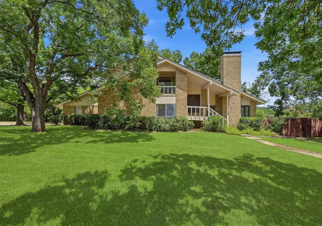 Photo 1 of Sale Pending at 146 River Hills Dr, Denison, TX 75020 | MLS# 21347427 | Listing updated on 2026-08-29