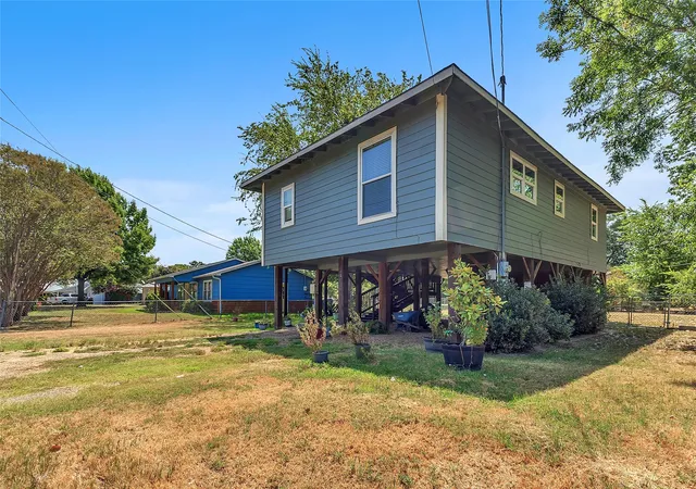 Photo 2 of Single family home for sale at 242 Autumn Wood Trl, Gun Barrel City, TX 75156 | MLS# 21347532 | Listing updated on 2026-08-13