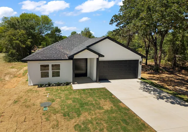 Photo 3 of Single family home for sale at 104 Clear Fork St, Gun Barrel City, TX 75156 | MLS# 21345664 | Listing updated on 2026-09-04