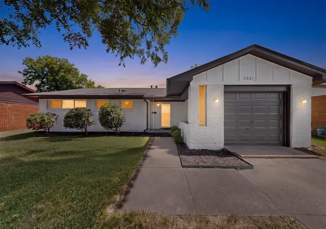 Photo 1 of Sale Pending at 2021 Proctor Dr, Grand Prairie, TX 75051 | MLS# 21347507 | Listing updated on 2026-08-20