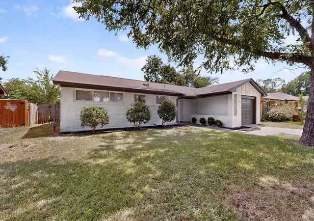 Photo 3 of Sale Pending at 2021 Proctor Dr, Grand Prairie, TX 75051 | MLS# 21347507 | Listing updated on 2026-08-20