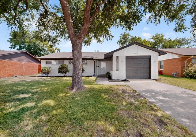 Photo 3 of Sale Pending at 2021 Proctor Dr, Grand Prairie, TX 75051 | MLS# 21347507 | Listing updated on 2026-08-20