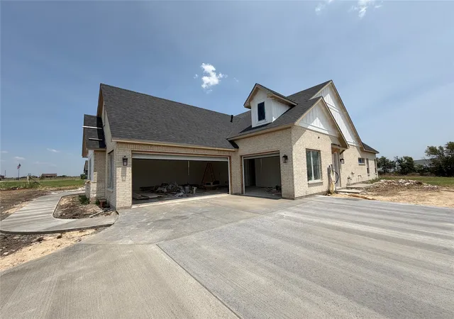 Photo 2 of Single family home for sale at 4866 Prairie Sky Ln, Justin, TX 76247 | MLS# 21345281 | Listing updated on 2026-08-05
