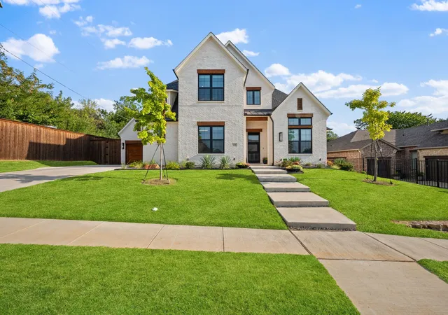 Photo 1 of Single family home for sale at 133 Chisholm Trl, Lewisville, TX 75077 | MLS# 21347478 | Listing updated on 2026-08-22