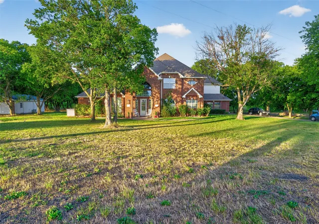Photo 2 of Single family home for sale at 135 Kirkpatrick Rd, Ennis, TX 75119 | MLS# 21332011 | Listing updated on 2026-08-19
