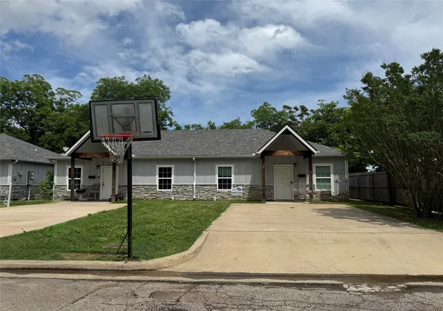 1st image of 741 Se 23rd St, Paris, TX 75460 | MLS# 21347642