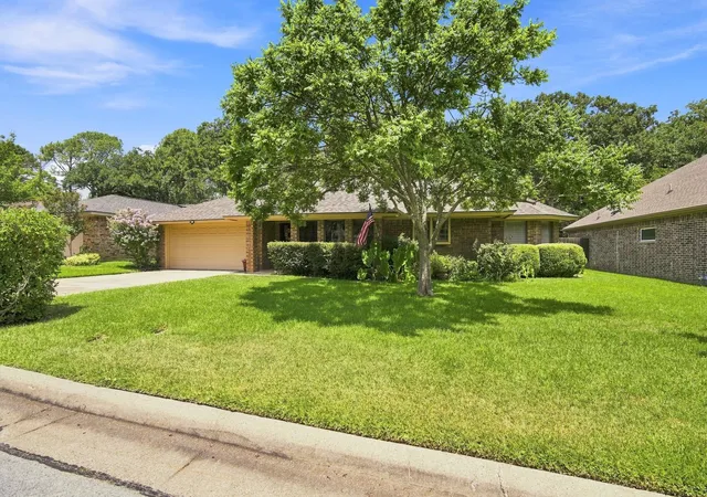Photo 3 of Single family home for sale at 3509 Tomlinson Ct, Arlington, TX 76017 | MLS# 21347320 | Listing updated on 2026-08-28