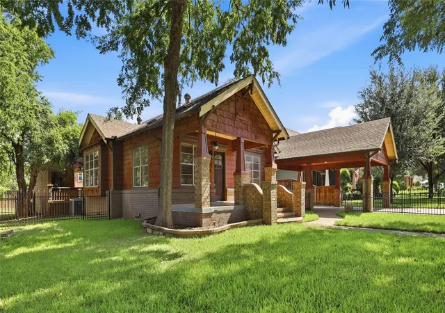 Photo 3 of Single family home for sale at 815 Brazos St, Graham, TX 76450 | MLS# 21346931 | Listing updated on 2026-09-18