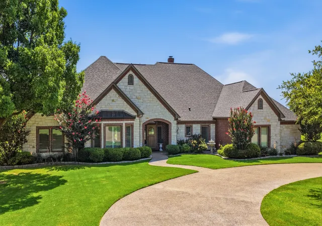 Photo 4 of Single family home for sale at 241 Pinnacle Peak Ln, Weatherford, TX 76087 | MLS# 21323733 | Listing updated on 2026-09-22