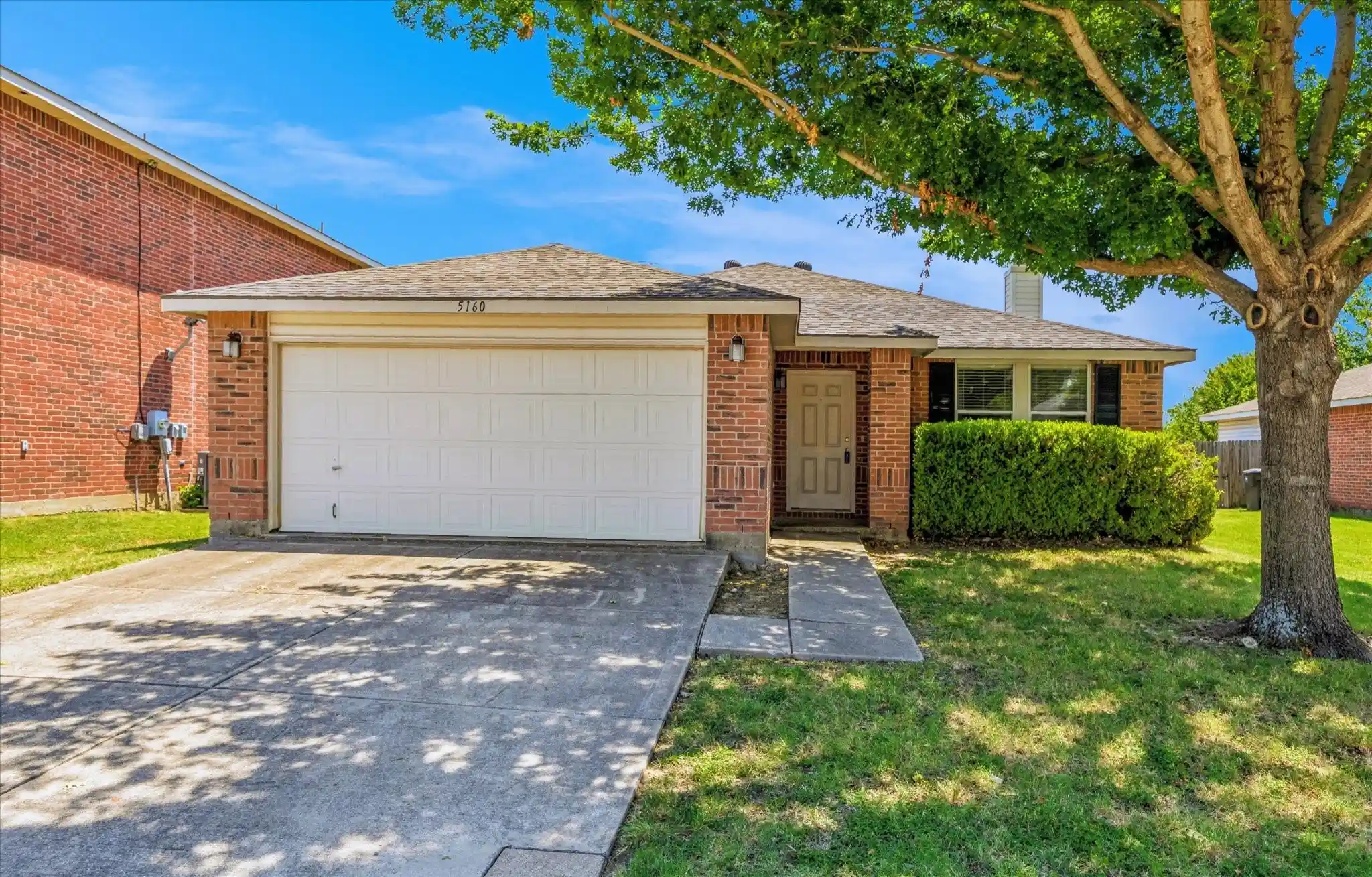 Photo 1 of Single family home for sale at 5160 Gold Basin Rd, Fort Worth, TX 76179 | MLS# 21347686 | Listing updated on 2026-10-26