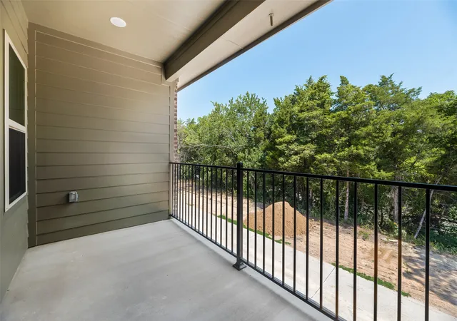 Photo 3 of Townhouse for sale at 8309 Bayside Dr, Rowlett, TX 75088 | MLS# 21347040 | Listing updated on 2026-09-30