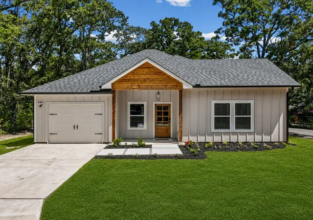 Photo 1 of Single family home for sale at 113 Nina St, Payne Springs, TX 75156 | MLS# 21347215 | Listing updated on 2026-09-22