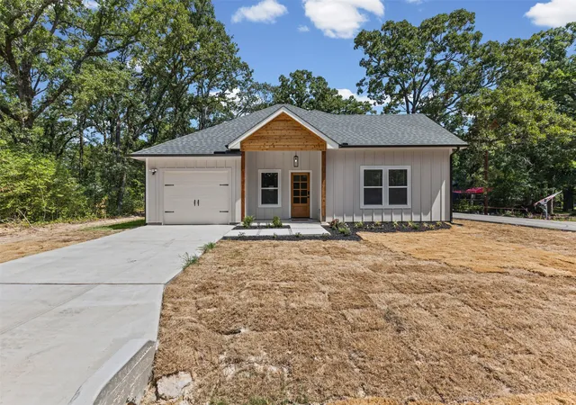 Photo 3 of Single family home for sale at 113 Nina St, Payne Springs, TX 75156 | MLS# 21347215 | Listing updated on 2026-09-22