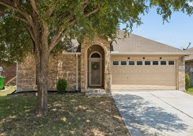 Photo 2 of Sale Pending at 1705 Canvasback Dr, Aubrey, TX 76227 | MLS# 21347419 | Listing updated on 2026-08-26