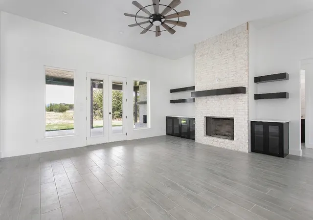 Photo 4 of Single family home for sale at 4040 Overlook Wy, Weatherford, TX 76085 | MLS# 21347701 | Listing updated on 2026-08-27