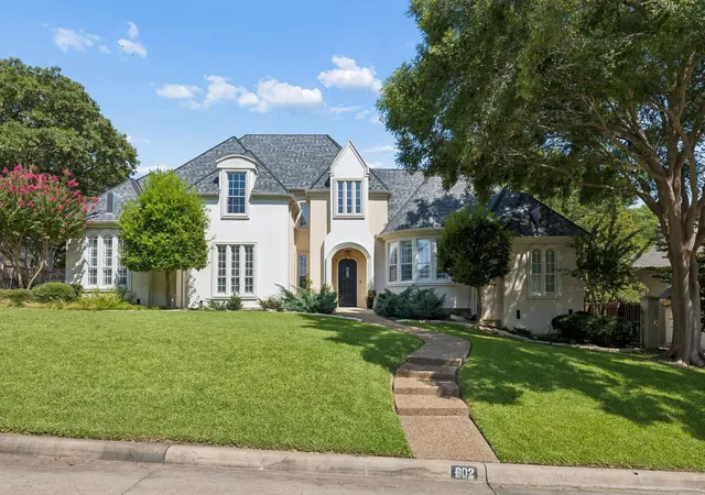 Photo 2 of Mansion for sale at 902 Independence Pkwy, Southlake, TX 76092 | MLS# 21345872 | Listing updated on 2026-10-04