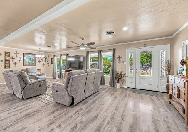 Photo 4 of Single family home for sale at 816 S Texas St, De Leon, TX 76444 | MLS# 21347524 | Listing updated on 2026-08-16