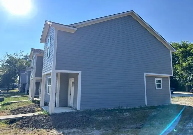Photo 4 of House for sale at 533-535 E Ball St, Tom Bean, TX 75489 | MLS# 21347741 | Listing updated on 2026-08-04