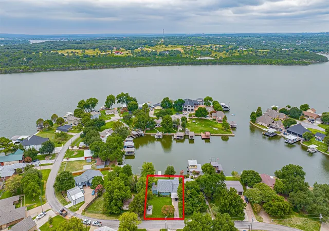 Photo 3 of Single family home for sale at 4620 E Holiday Estates Ct, Granbury, TX 76049 | MLS# 21346327 | Listing updated on 2026-08-18