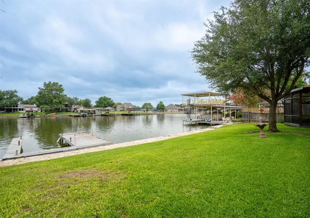 Photo 4 of Single family home for sale at 4620 E Holiday Estates Ct, Granbury, TX 76049 | MLS# 21346327 | Listing updated on 2026-08-18