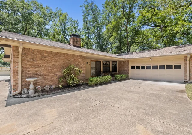 4th image of 1611 Phyllis Ct, Irving, TX 75060 | MLS# 21342484