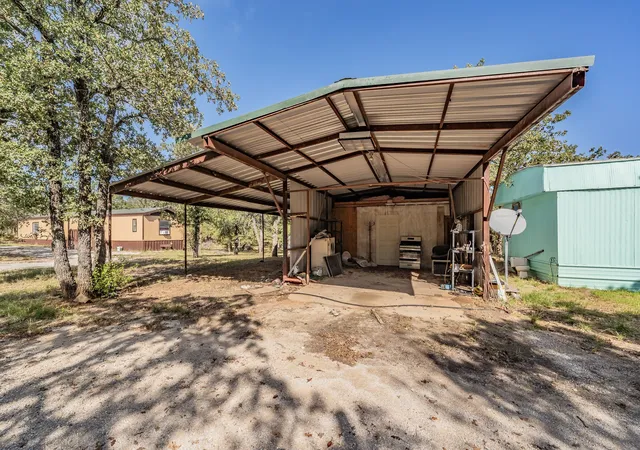 Photo 1 of Single family home for sale at 417 Wood River Rd, Millsap, TX 76066 | MLS# 21347806 | Listing updated on 2026-09-28