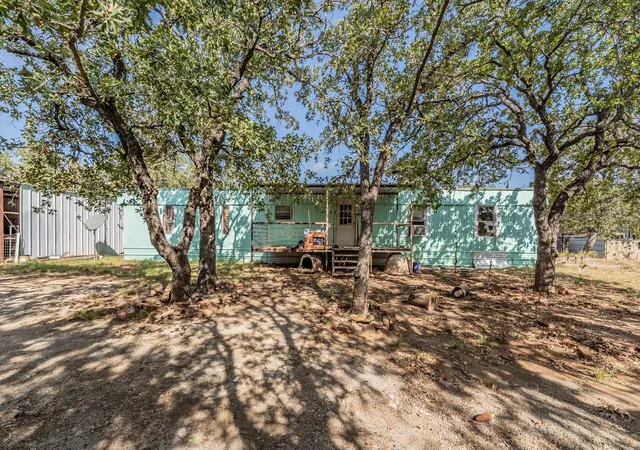 Photo 3 of Single family home for sale at 417 Wood River Rd, Millsap, TX 76066 | MLS# 21347806 | Listing updated on 2026-09-28