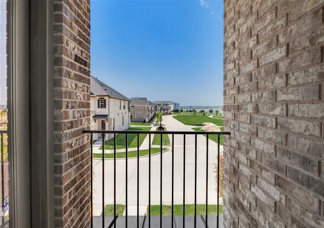 Photo 2 of Townhouse for sale at 8317 Bayside Dr, Rowlett, TX 75088 | MLS# 21347049 | Listing updated on 2026-09-30