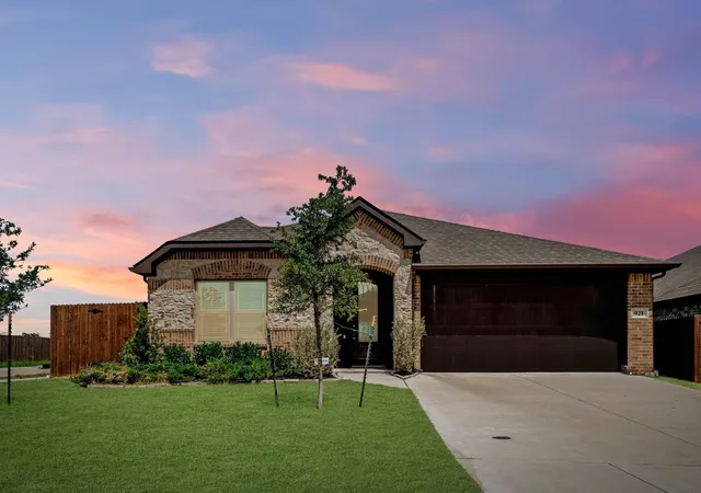 Photo 1 of Sale Pending at 921 Amberwood Dr, Godley, TX 76044 | MLS# 21347788 | Listing updated on 2026-09-05
