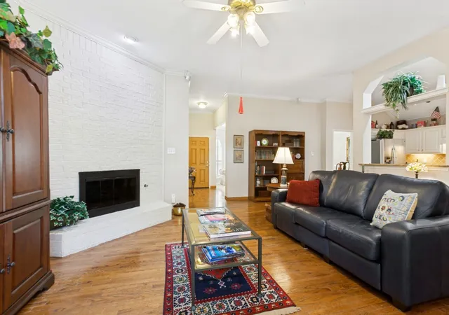 3rd image of 609 Weeping Willow Rd, Garland, TX 75044 | MLS# 21347809