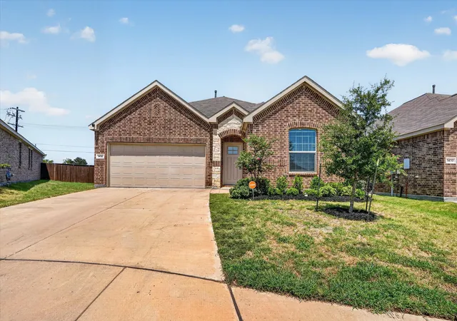 Photo 1 of Sale Pending at 1432 Reunion Dr, Crandall, TX 75114 | MLS# 21347834 | Listing updated on 2026-09-27