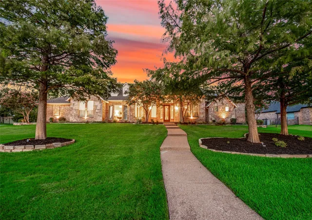 Photo 2 of Sale Pending at 324 E Carruth Ln, Double Oak, TX 75077 | MLS# 21347862 | Listing updated on 2026-10-07