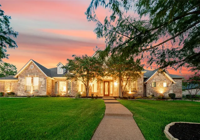 Photo 3 of Sale Pending at 324 E Carruth Ln, Double Oak, TX 75077 | MLS# 21347862 | Listing updated on 2026-10-07