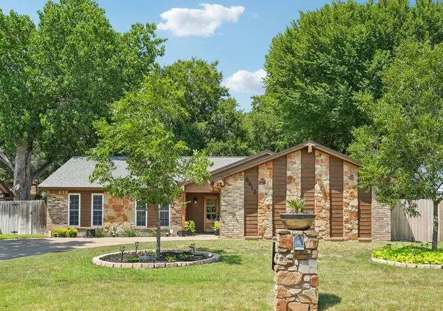 1st image of 8612 Edgebrook Ter, Benbrook, TX 76116 | MLS# 21347881