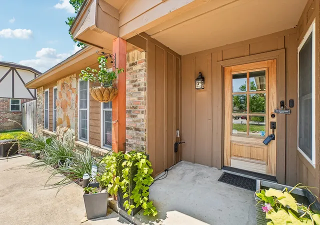 3rd image of 8612 Edgebrook Ter, Benbrook, TX 76116 | MLS# 21347881