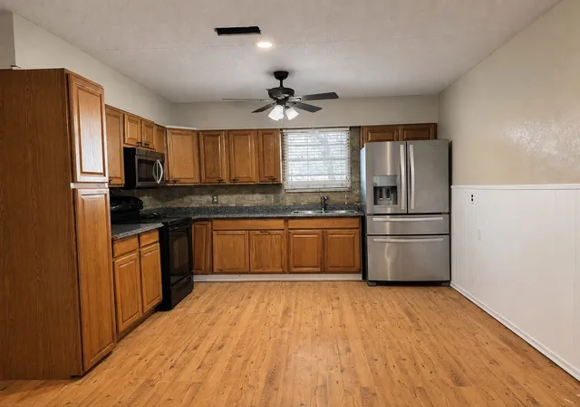 Photo 3 of Single family home for sale at 6904 Clover Leaf Dr, Brownwood, TX 76801 | MLS# 21347497 | Listing updated on 2026-09-15