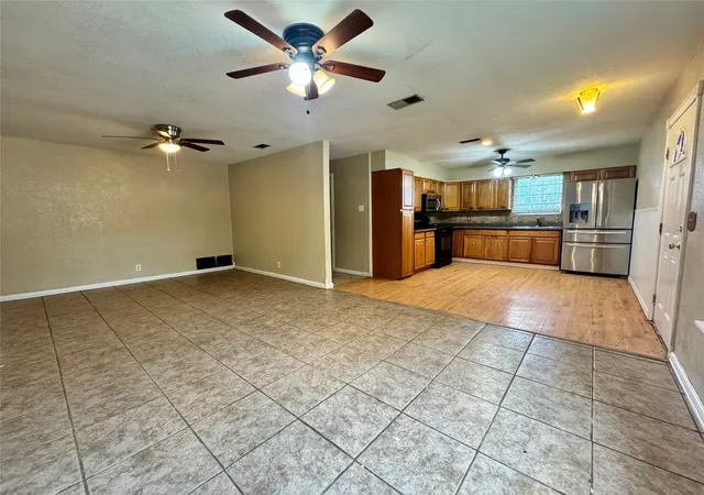 Photo 4 of Single family home for sale at 6904 Clover Leaf Dr, Brownwood, TX 76801 | MLS# 21347497 | Listing updated on 2026-09-15