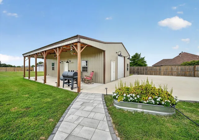 Photo 3 of Single family home for sale at 7915 Stone Ridge Dr, Justin, TX 76247 | MLS# 21343709 | Listing updated on 2026-10-08