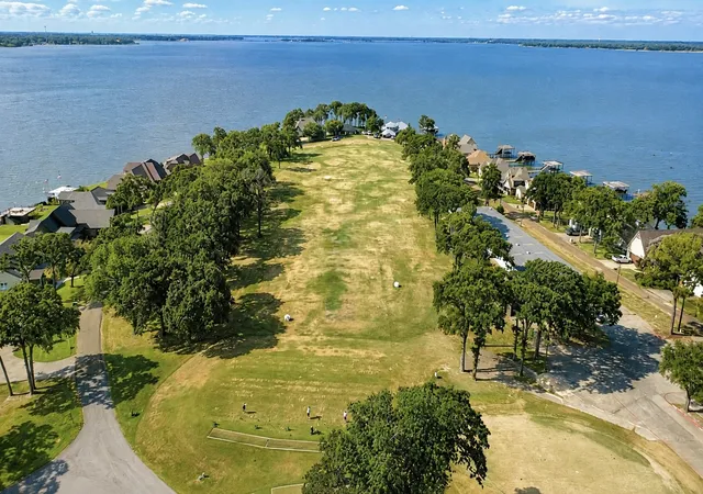 Photo 1 of Single family home for sale at 17506 Country Club Dr, Kemp, TX 75143 | MLS# 21347896 | Listing updated on 2026-08-27